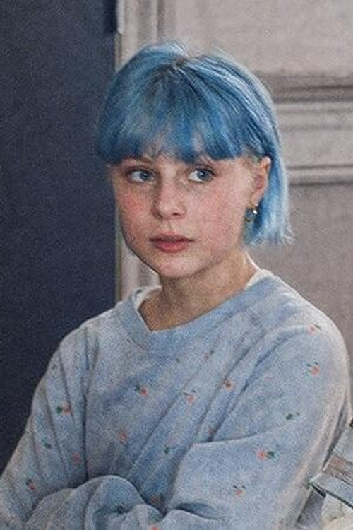 Sienna Hallas as Gry