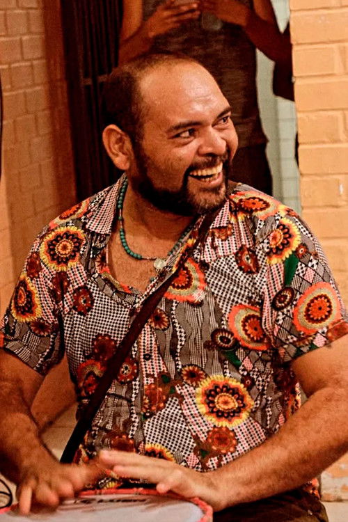 Emanuel Bonequeiro as Jovem 2