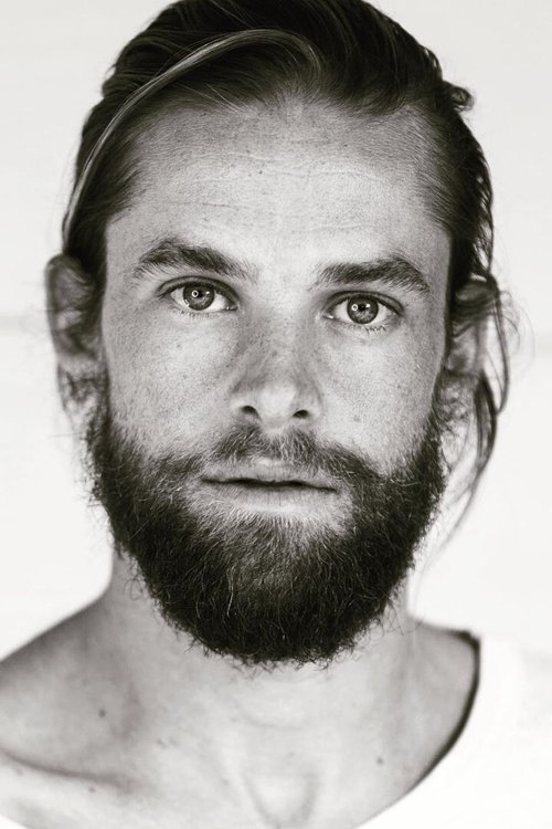 Chris Fisher as Pun's Father