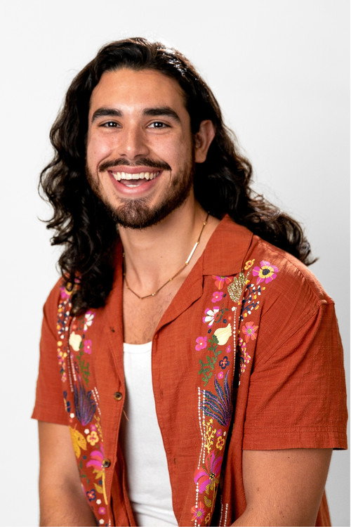 Kendrick Leon as Héctor Octavio Vélez