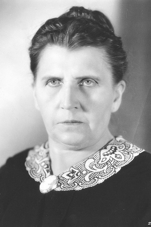 Mary Foy as Miss Gage