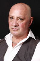 Flavio Peniche as Frank Robles