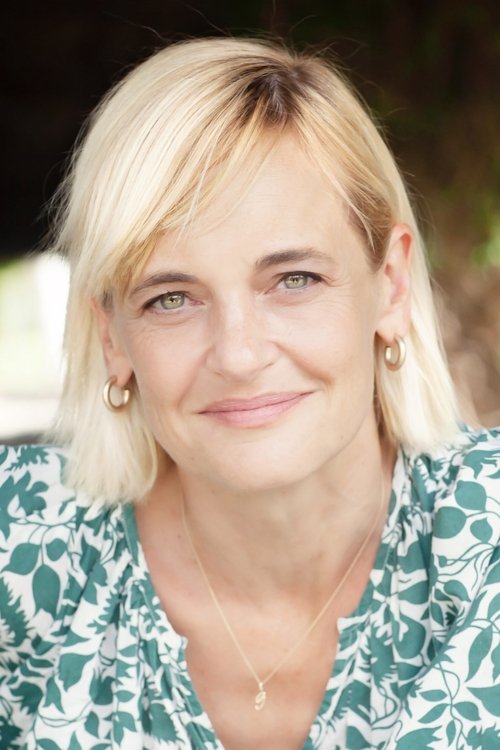 Jacqueline Heinze as Bald Girl