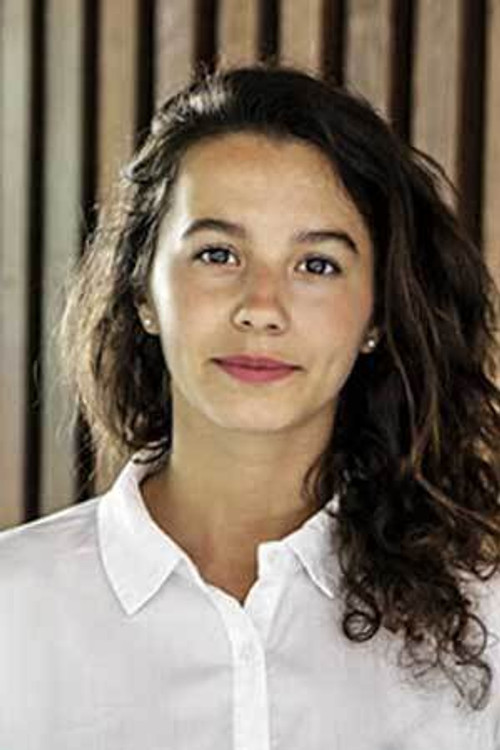 Sarah Cheyenne as Louise