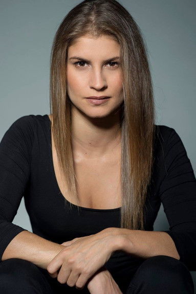 Inês Patrício as Amélia