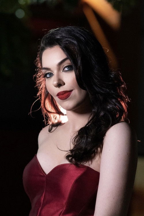 Victoria Carnelli as Lydia