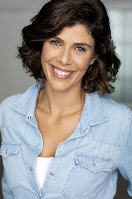 Bia Borin as Narração