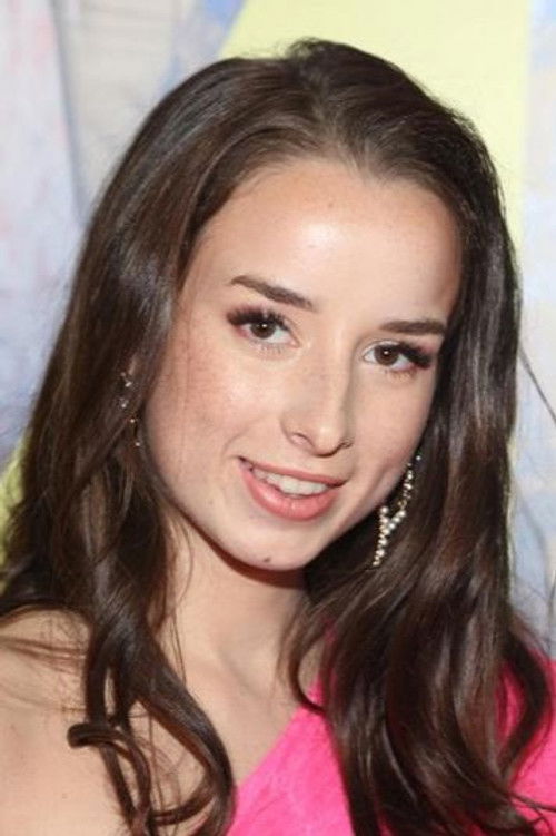 Sylwia Lipka as Julia Morska