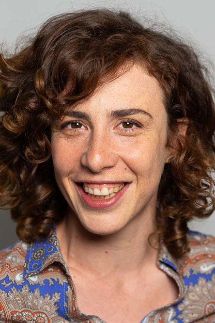 Ilinca Harnut as Italian Nurse