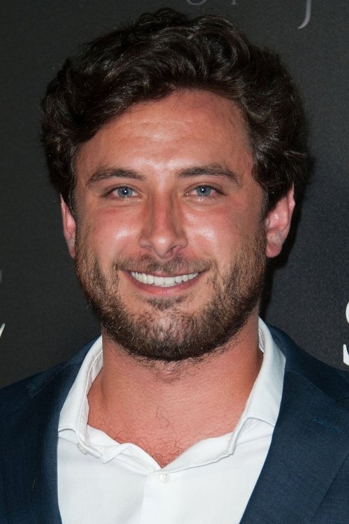 Henry Frost as Detective Davis