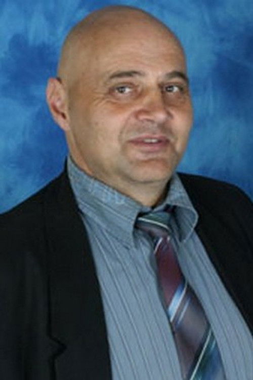 Jarosław Szczepaniak as Ojciec Jolki