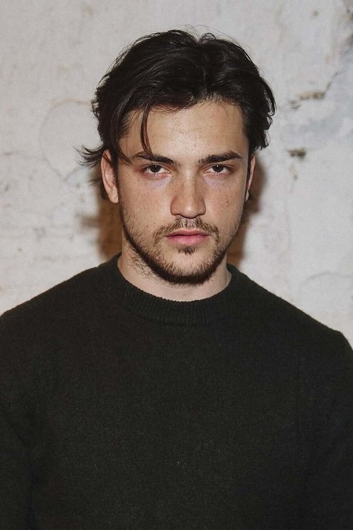 Juan Perales as Sebas Senghor