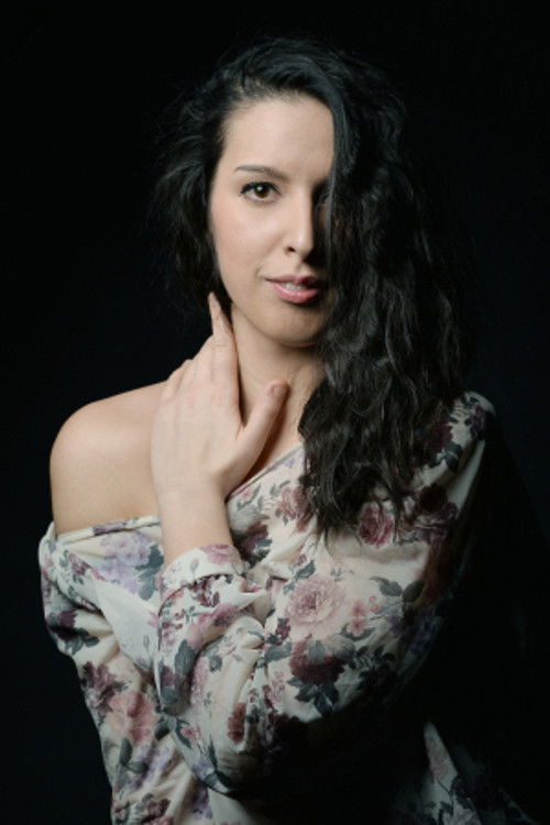 Messaoudi Emina as Ramóna