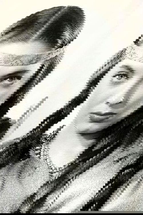 Elizabeth Threatt as Teal Eye