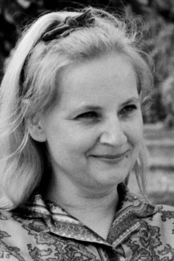 Halina Machulska as Museum Guide