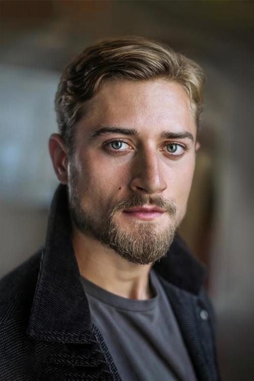 Rory Wilson as Chris Rivers