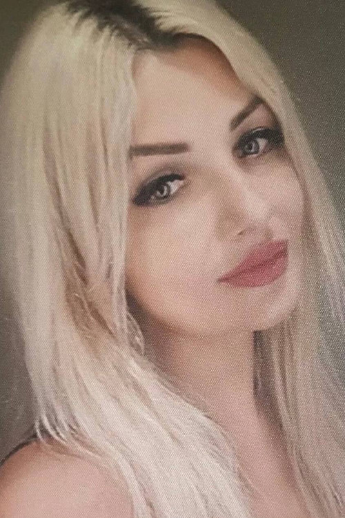 Olena Pasichnyk as Mother