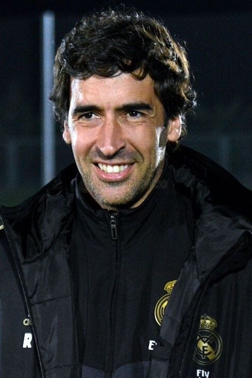 Raúl González as Self