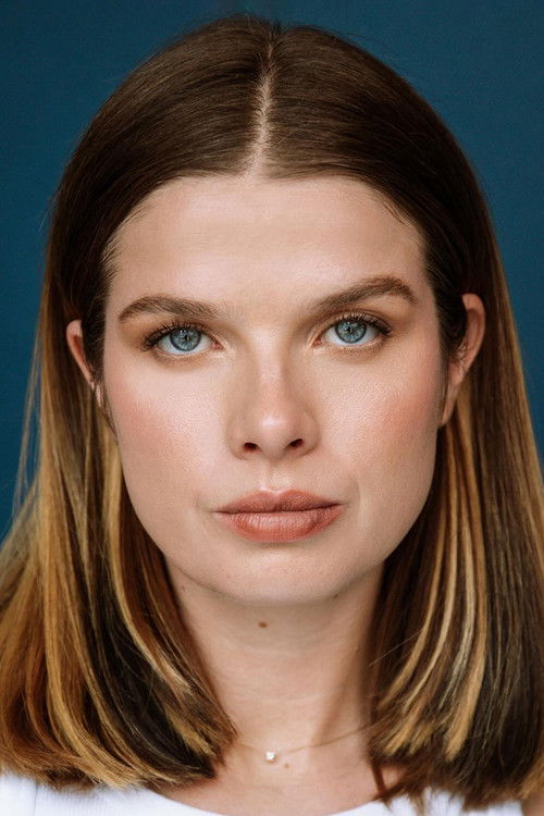 Basia Wyszynski as Mackenzie