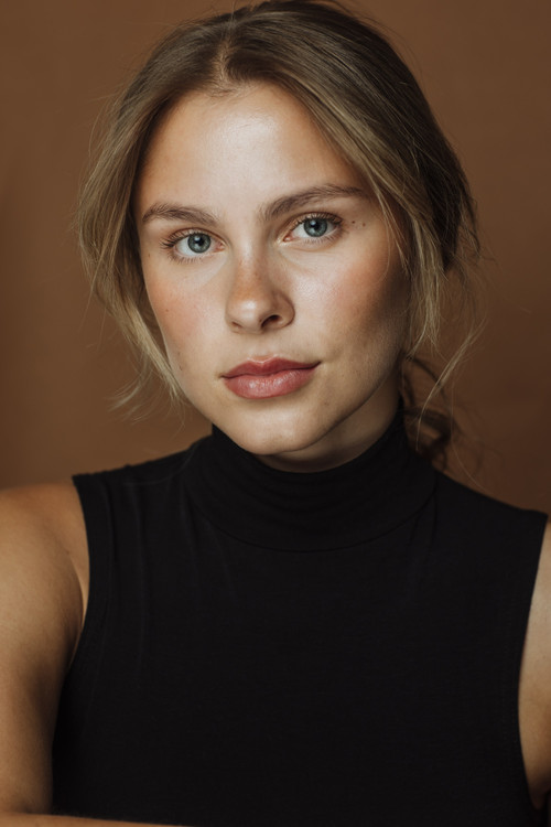 Alea O'Shea as Kate