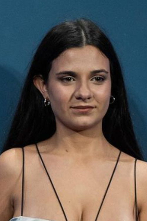 Maite Aguilar as Lola