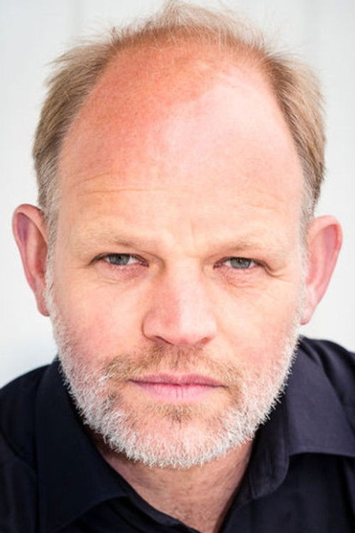 Atto Suttarp as Fabian