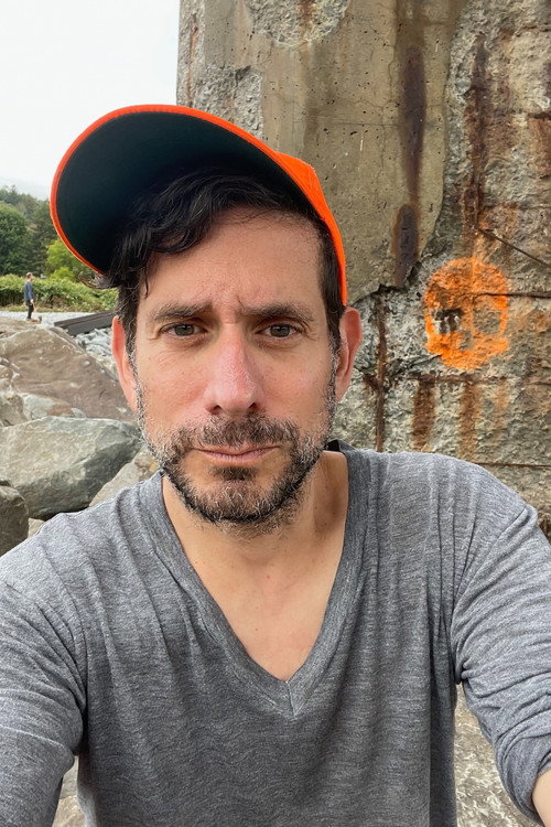 Bobby Abate as Querent