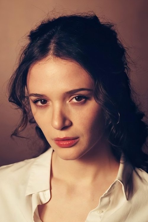 Rozafa Celaj as Rozi