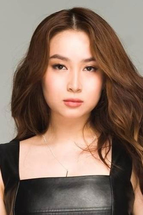 Yumi Garcia as Jamie Santiago