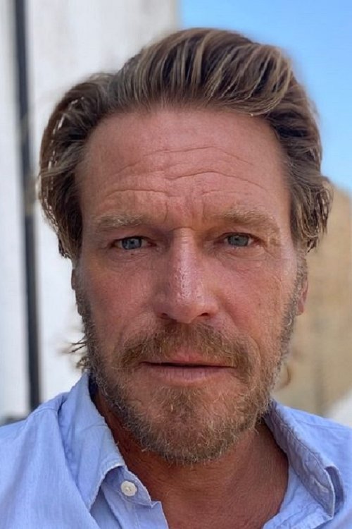 Tobias Kay as Herr Staske