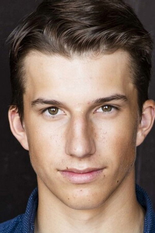 Logan Tomanek as Larry Stooge