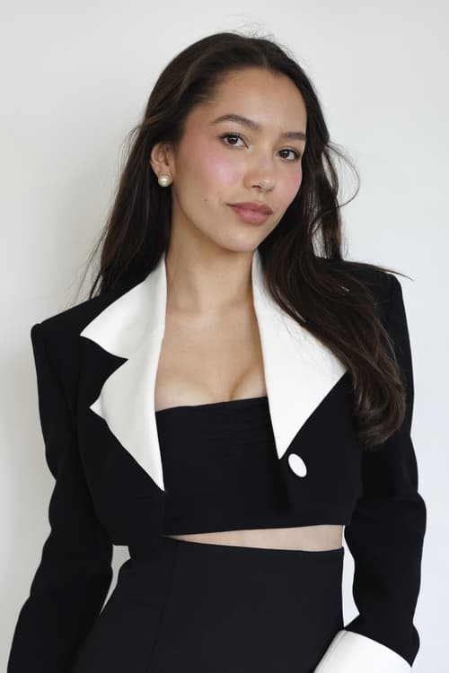 Jasmine Vega as Chloe