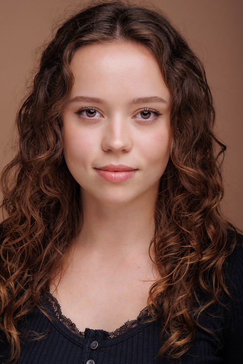 Avery Dubenko as Sarah