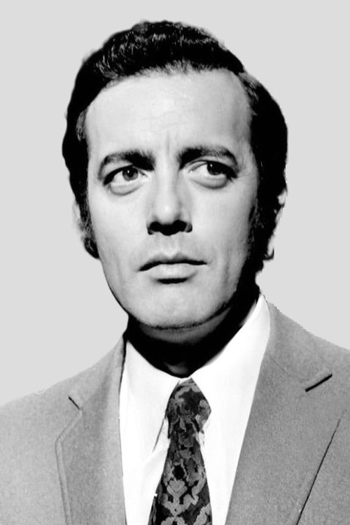 Ricardo Merino as Carlos Aguilar