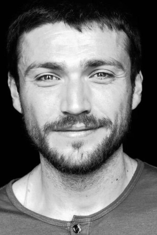 Sinan Güleç as Can