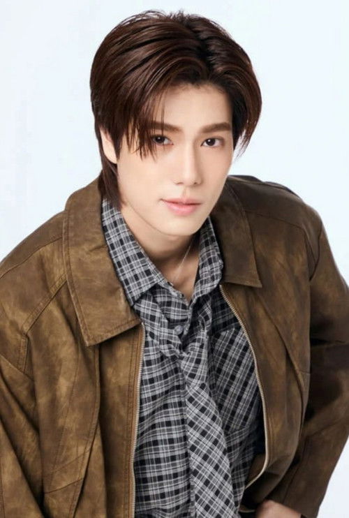 Phuwin Tangsakyuen as Deisel