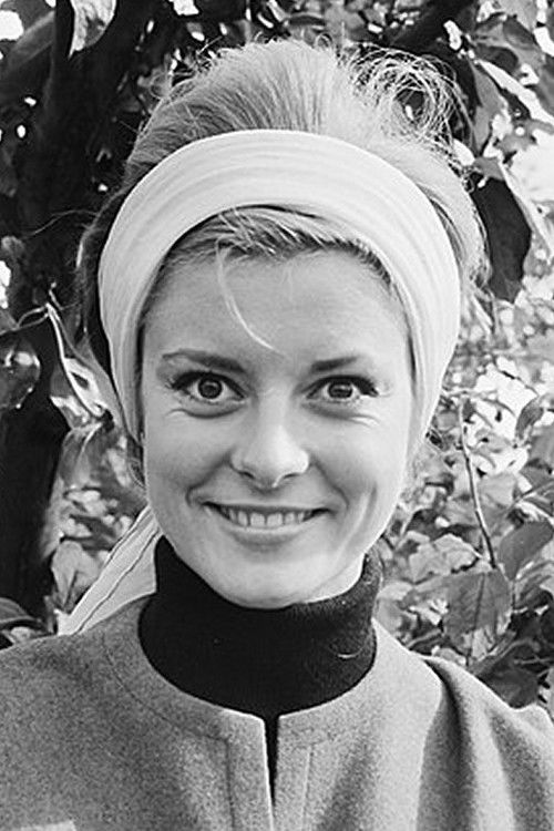 Grynet Molvig as Marianne