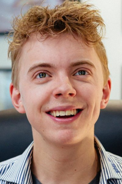 Malte Houe as Piv (voice)