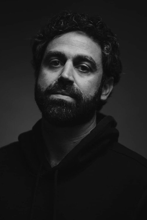 Simon Frankel as Jorge