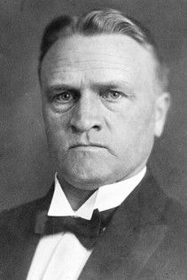 Teuvo Puro as Juha Palomaa