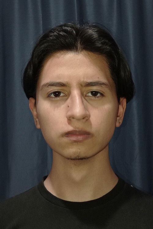 Yenner DeLarge as Novio de Recepcionista