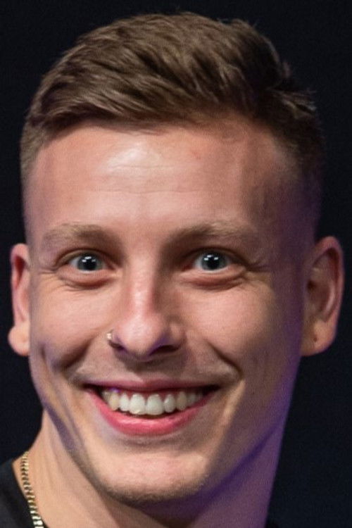 Felix Lobrecht as himself