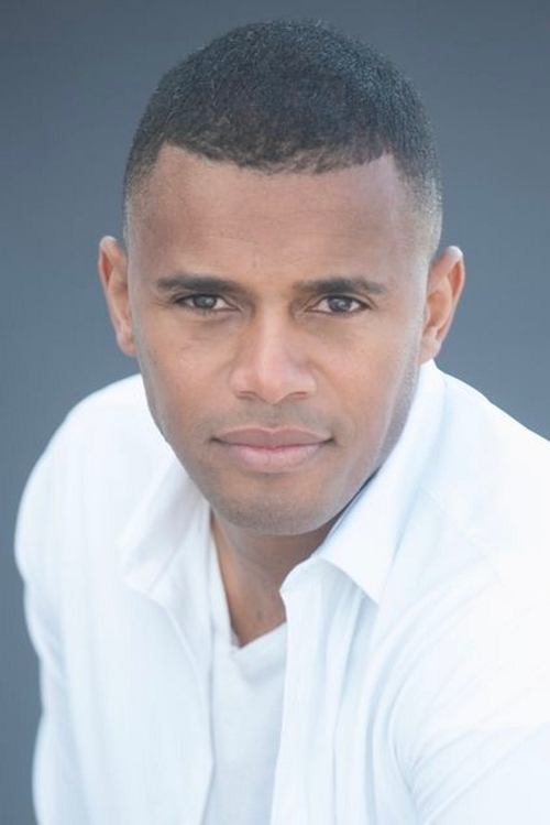 Juan Dos Santos as Mamadou