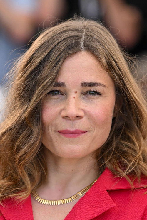 Blanche Gardin as Charlotte