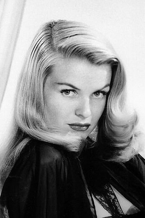 Pat Sheehan as Harem Girl (uncredited)