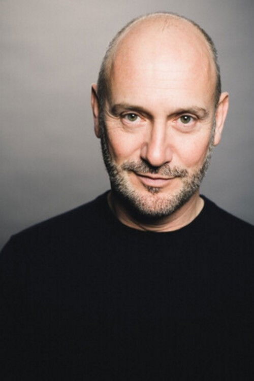 Guillaume Veyre as Le notaire