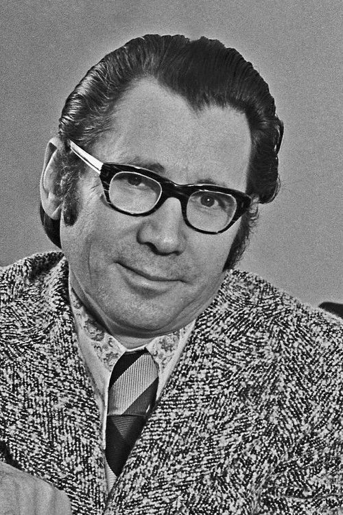 Pavlo Zahrebelny as Savka