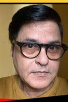 Ankit Sagar as Javed Khanani