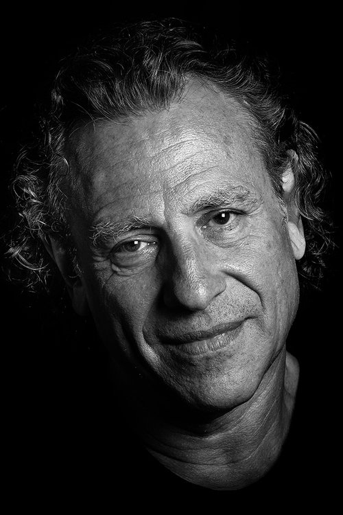 Enrique Simón as Manolo