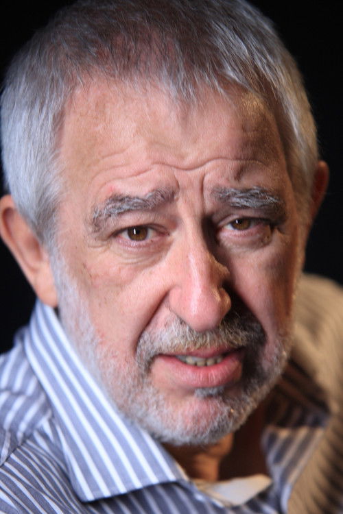 Fernando Morán as Don Marcelo